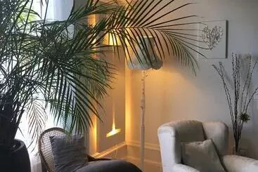 پانسیون Cornerstones Guest House