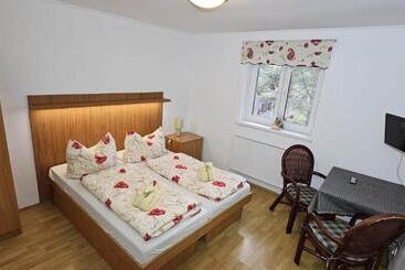 ペンション Penzion Ustie