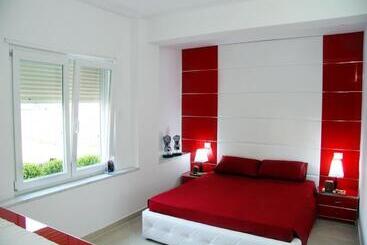 アパートホテル Bora Bora Velipoja