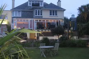 Pensió Lamorna Lodge