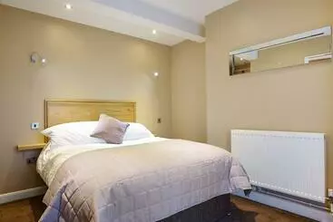 Alberg 1885 The Venue   Pub, Restaurant, Rooms & Function House