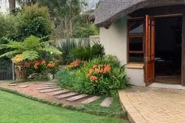 Majatalo Mountain Dew Guest House