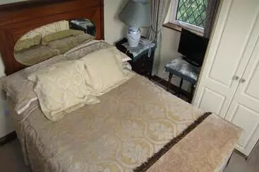 Pensione Killyon Guest House