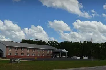 ユースホステル Adams Inn And Suites