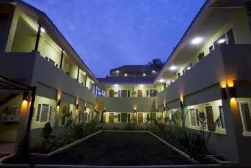 Pensió New Wave Ii Guest House