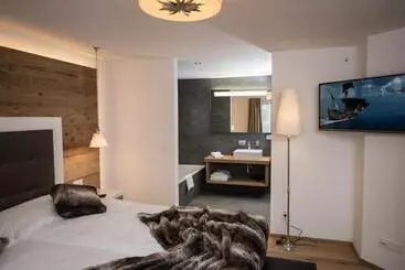 هتل آپارتمان Panorama Ski Lodge