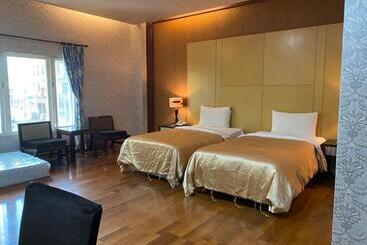 Treasure Island Motel   Fengshan