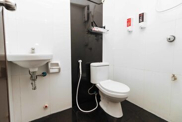 Hotel Reddoorz Near Bambang Station