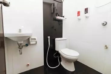 Hotel Reddoorz Near Bambang Station