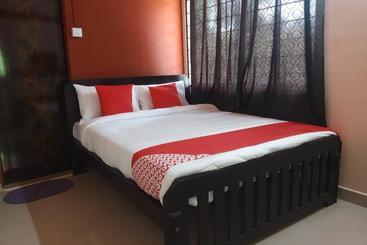 Hotell Oyo 30174 Highway Homea