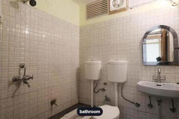 Moon Hotel Mallital, Near Nainital High Court