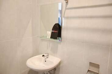 پانسیون Reddoorz Plus Near Unimed Medan