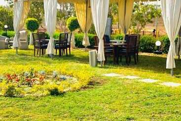 هتل Assiut Cement