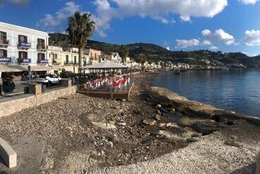 پانسیون Deluxe Lipari Room