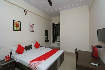 Hotell Oyo 30933 Moriya Palace