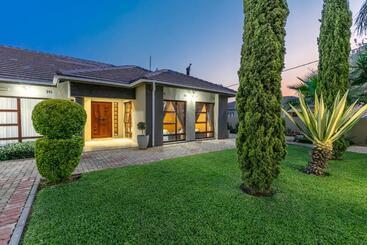 تختخواب و صبحانه Orchid Luxury Boutique Guesthouse