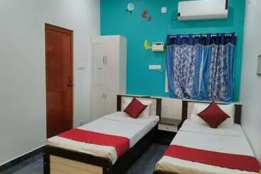 Naadi Hotel New Busstand Thanjavur