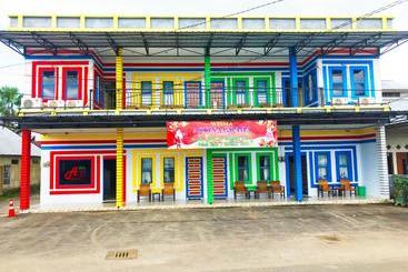 בית מלון כפרי Wisma Astina Graha