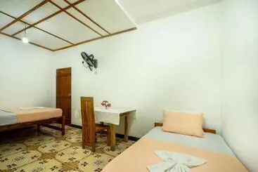 Hotel Diyaluma Nas Villa