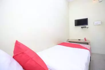 Oyo 26160 Hotel Multi Star
