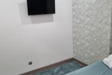 ペンション Mikaela Guest House