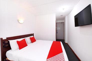 酒店 Oyo 699 Plaza