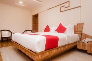 בית מלון כפרי Capital O 13823 Praveen International