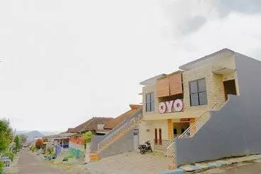 Hotel Oyo 605 Queen Residence