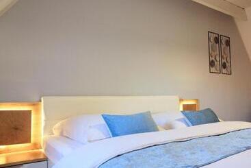 펜션 D & S Hotel & Ferienwohnungen