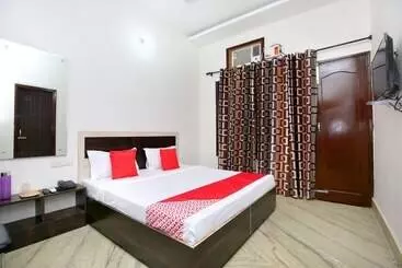 Otel Oyo 24666 Samar Residency