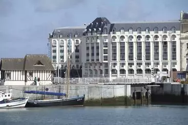 アパートホテル Sowell Residences Le Port
