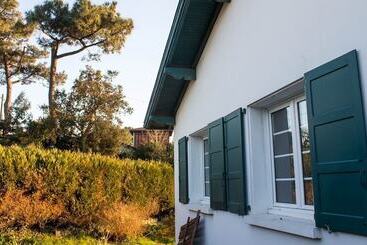 Bed and Breakfast Joyu Surf Shack