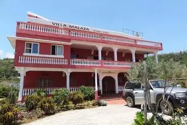 تختخواب و صبحانه Villa Malaza