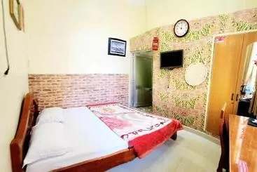 Bình đào Hotel   Khách Sạn Ngay Trung Tâm Giá Rẻ