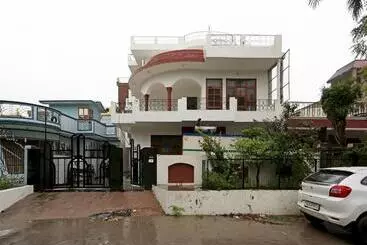 Hotel Oyo 16783 Highway Residency
