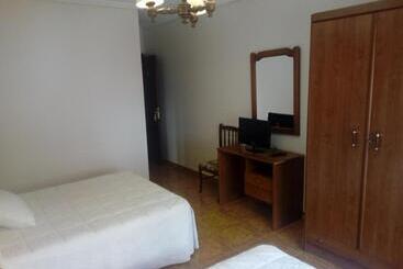 بنسيون Pensión Sol E Mar