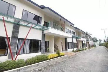ホテル Reddoorz Plus Near Kualanamu Airport