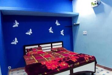 Blue Eye Backpackers Hostel