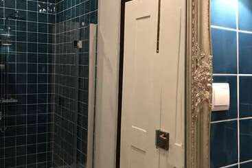 هتل Oryza Guest House& Suites