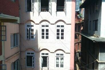 پانسیون Big Bell Guest House