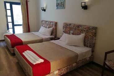 هتل Cordoba Suites