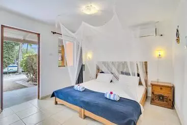 هتل Tropical Divers Resort