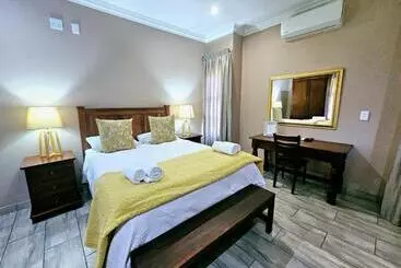 Pension 2 Owls Guesthouse