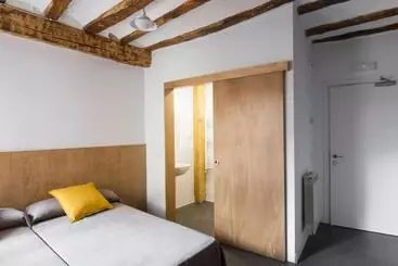 Hostel.b