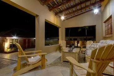 Majatalo St Lucia Livingston Lodge