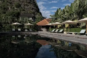 An Hideaway Resort