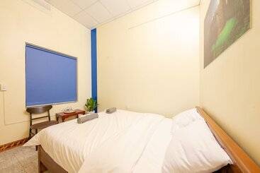 تختخواب و صبحانه Bamboo S House