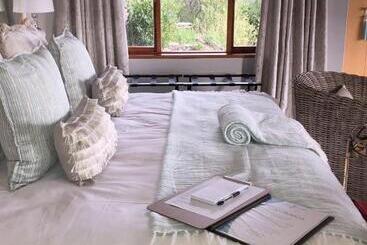 تختخواب و صبحانه Kambaku @ Sea