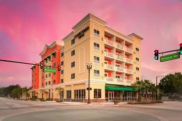 Hotelli Courtyard By Marriott Deland Historic Downtown