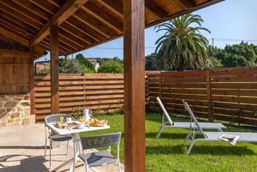 هاستل Somo Garden Villas